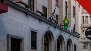 bilionários perderam 61 bilhões após reeleição: fachada do prédio da bolsa de valores de São Paulo, a B3, no centro da capital paulista
