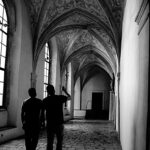 freiras beneditinas enfrentam prazo de 1 milhão de dólares, e a imagem mostra os claustros de uma abadia beneditina histórica na Polônia, em foto de arquivo