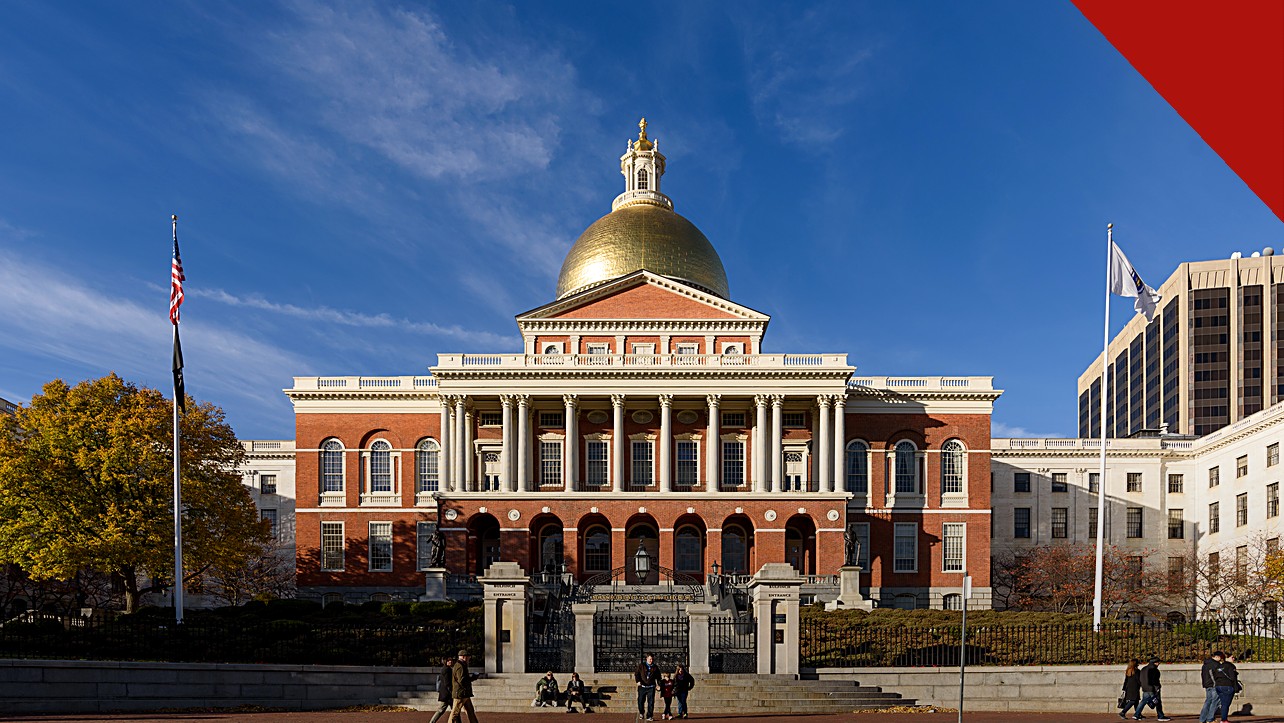 campanha para revogar lei do aborto em Massachusetts, e a imagem mostra a Massachusetts State House, sede do governo estadual em Boston, onde a coleta de assinaturas foi anunciada em coletiva