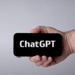 ChatGPT recebe 70 milhões de pedidos sobre religião por semana em smartphone com o aplicativo do ChatGPT