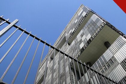 estatais federais registram maior déficit da história, e a imagem mostra a sede da Petrobras no Rio de Janeiro, em referência às empresas públicas federais e ao resultado divulgado pelo Banco Central