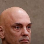 Moraes concede liberdade condicional a preso do 8 de janeiro e impõe tornozeleira eletrônica ao autônomo Davis Baek, e a imagem mostra o ministro Alexandre de Moraes em retrato de arquivo