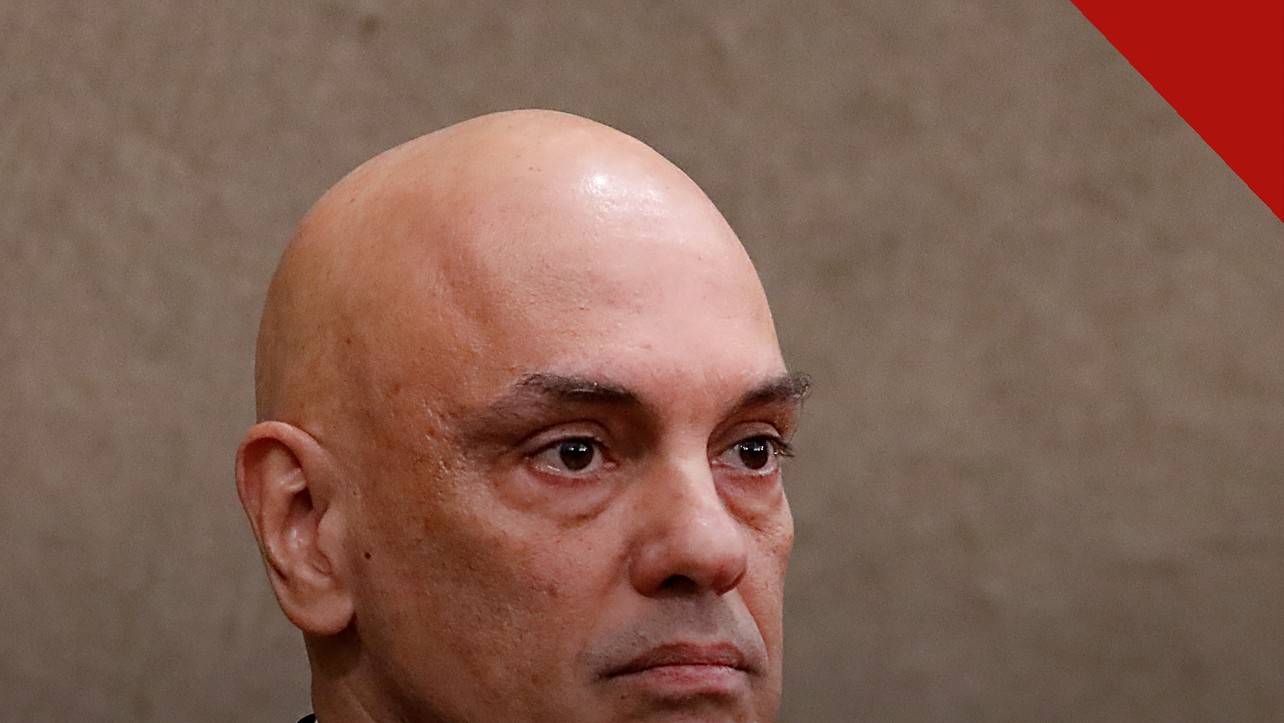Moraes concede liberdade condicional a preso do 8 de janeiro e impõe tornozeleira eletrônica ao autônomo Davis Baek, e a imagem mostra o ministro Alexandre de Moraes em retrato de arquivo