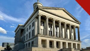 Christa Pike relata dor após sobreviver à execução no Tennessee, e a imagem mostra o Capitólio do Tennessee, em Nashville, o estado onde a tentativa de execução ocorreu e onde a pena dela segue em disputa judicial