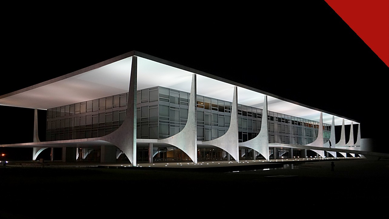 PT amplia ofensiva com pedidos de apreensão de passaportes, e a imagem mostra o Palácio do Planalto, em Brasília, sede do governo federal, em referência à ofensiva judicial de integrantes do PT contra opositores