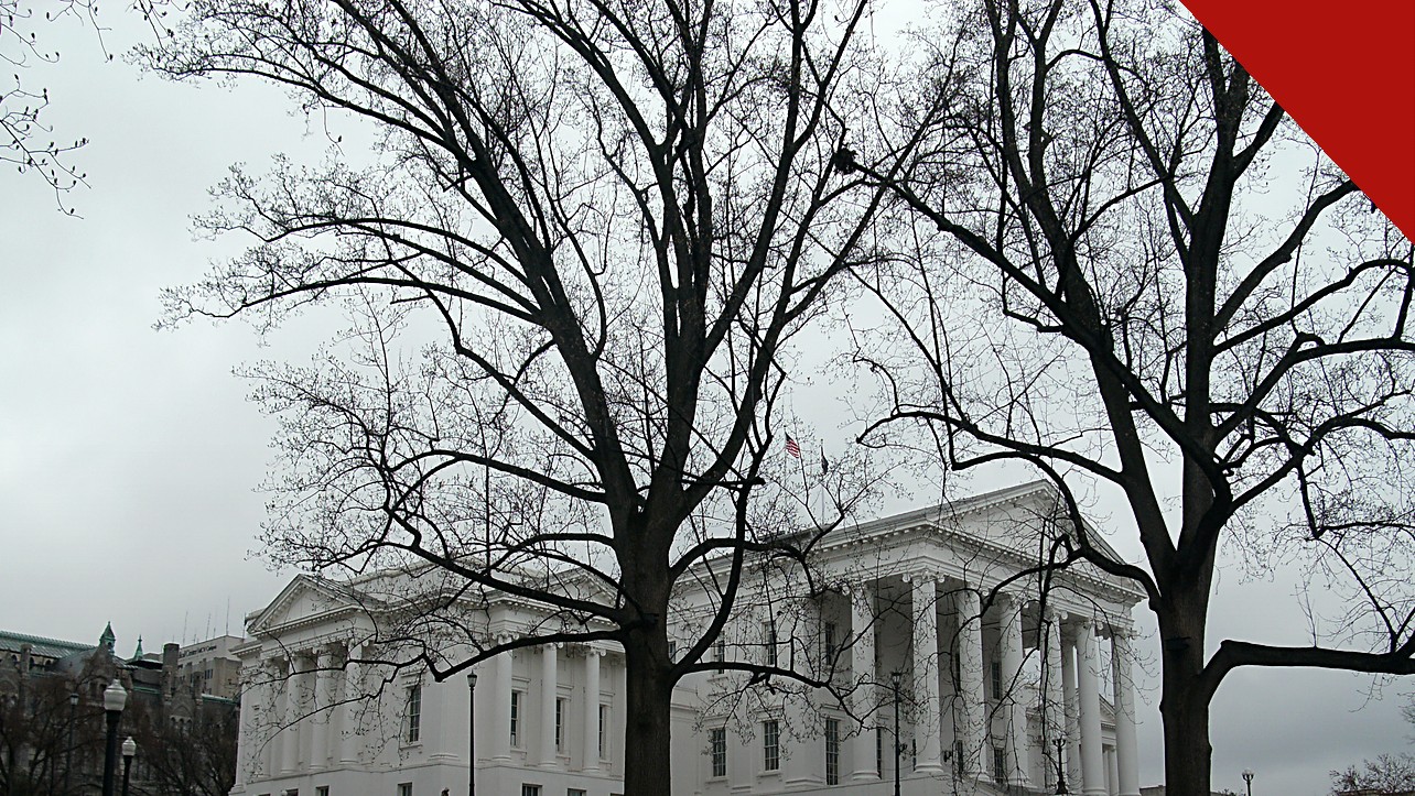 mulher é baleada em frente à sede republicana na Virgínia em Richmond, segundo relato da imprensa americana, e a imagem mostra o Capitólio do Estado da Virgínia, na capital do estado, em foto de arquivo