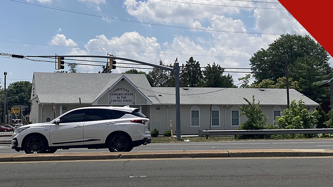 identificação religiosa permanece estável nos Estados Unidos segundo o Pew Research Center, e a imagem mostra uma igreja cristã em College Park, Maryland, em foto ilustrativa de arquivo