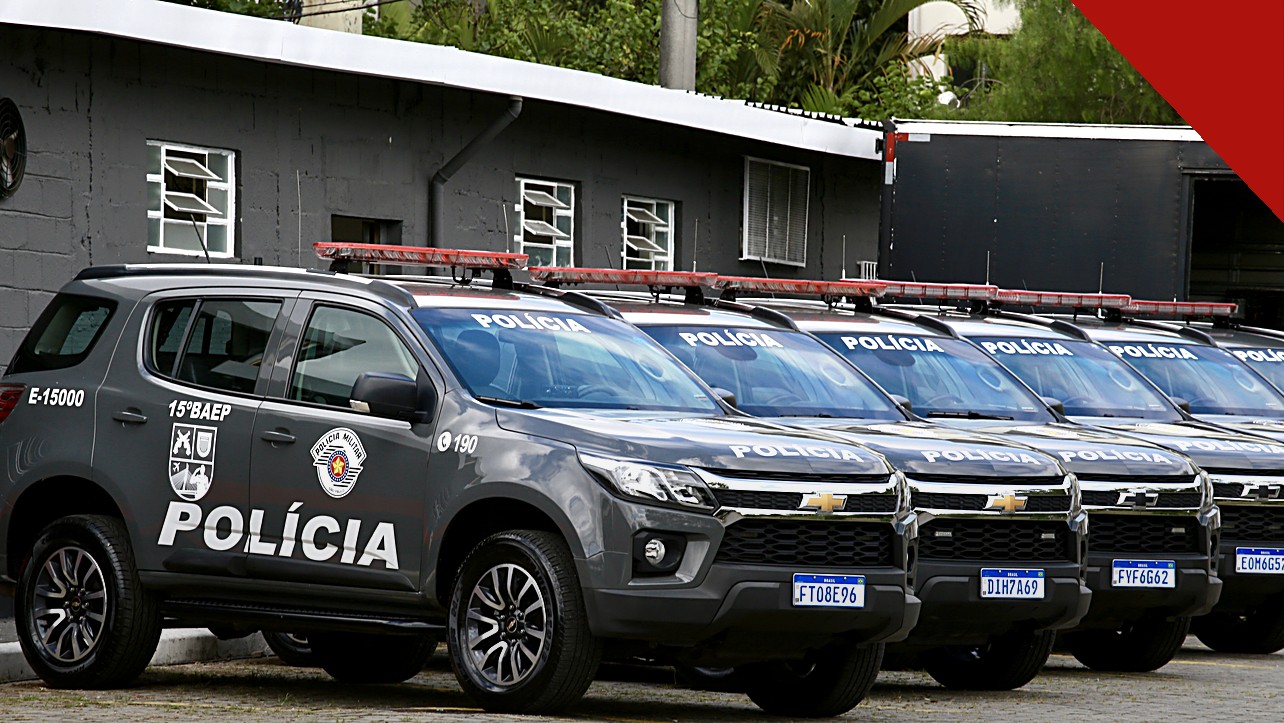 roubos caem 22% em São Paulo e atingem o menor índice para setembro desde 2001, segundo a SSP, e a imagem mostra viaturas da Polícia Militar paulista, em foto ilustrativa de arquivo