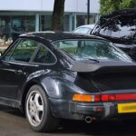 Fernando Sastre é condenado a 17 anos de prisão: Porsche 911 preto estacionado, modelo do carro envolvido no acidente que matou Orlando da Silva Viana em São Paulo