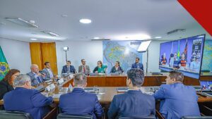 Lula deve indicar Messias ao STF com apoio de Alcolumbre, e a imagem mostra Jorge Messias em reunião de governo, o advogado-geral da União que deve ser indicado à vaga de Barroso no Supremo