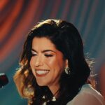 Rachel Novaes reúne Baruk e Júlio Filho: a cantora ao piano na gravação do projeto de 25 anos de ministério, em foto da Musile Records