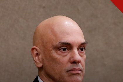 Moraes nega devolução da minuta apreendida com Anderson Torres e determina que o documento permaneça com a Polícia Federal, e a imagem mostra o ministro Alexandre de Moraes em foto de arquivo