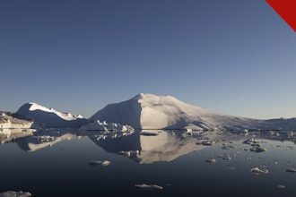 Trump publica Groenlândia como base militar: icebergs na baía de Disko, em Ilulissat, na costa da Groenlândia