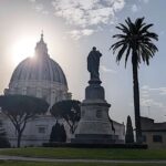 Estátua de São Pedro no Vaticano; Papa Leão XIV nomeia 24 teólogos para comissão teológica