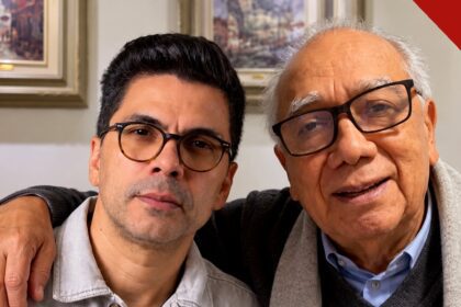 Pai de Paulo César Baruk: o pastor Eugênio Virginio da Silva abraçado ao filho em foto de família
