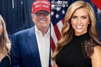 Katie Zacharia ao lado de Donald Trump e em arte do anúncio como nova secretária de imprensa da Casa Branca