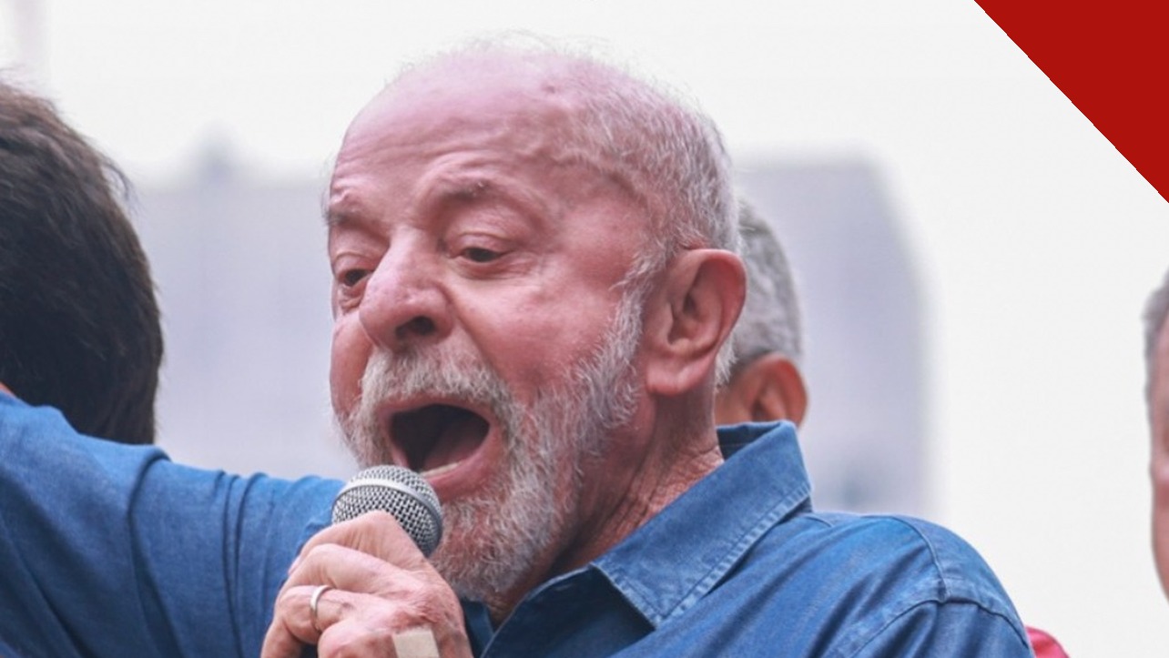 Presidente Lula falando ao microfone em ato público; Gastômetro de Lula atinge R$ 354 bilhões em ano eleitoral