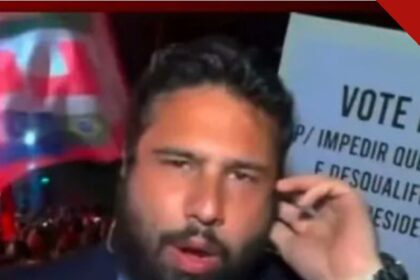 Repórter da Jovem Pan hostilizado durante ato pró-Lula no Largo da Batata, em São Paulo