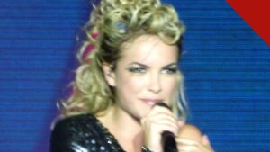 Lua Blanco como Roberta em show da banda Rebeldes: Lua Blanco morre aos 39 anos após lutar contra um câncer