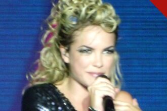 Lua Blanco como Roberta em show da banda Rebeldes: Lua Blanco morre aos 39 anos após lutar contra um câncer