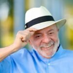 Presidente Lula de chapéu Panamá ao lançar a carta às famílias evangélicas
