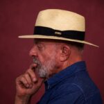 Lula pode ser varrido: o presidente de perfil, com chapéu de palha, em retrato usado pela revista The New Yorker
