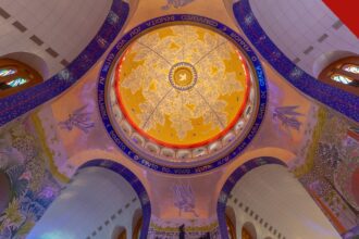 Cúpula do interior do Santuário Nacional de Nossa Senhora Aparecida, no interior de São Paulo