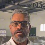 Usiel Carneiro anuncia aposentadoria: pastor durante o vídeo gravado no auditório da Igreja da Praia, em Vitória