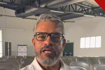 Usiel Carneiro anuncia aposentadoria: pastor durante o vídeo gravado no auditório da Igreja da Praia, em Vitória