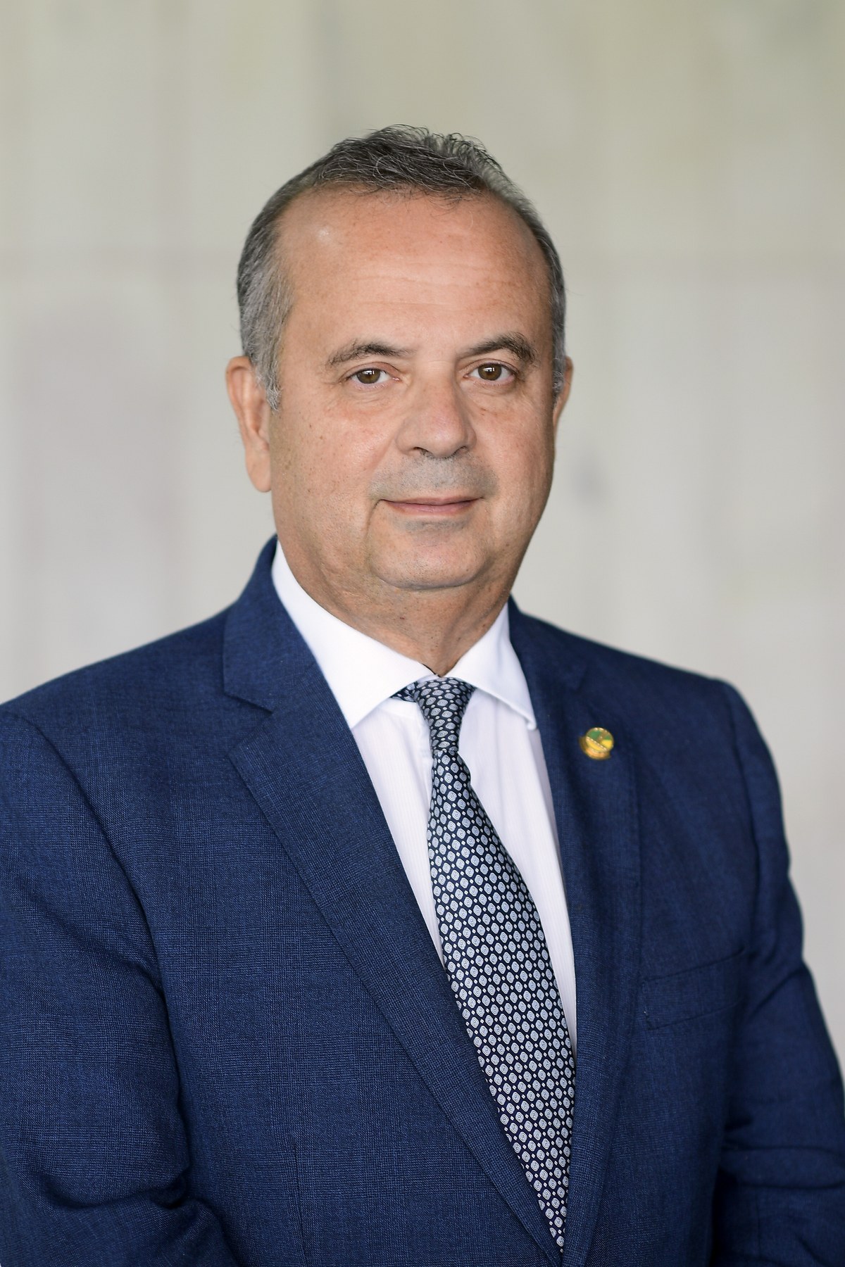 Carlos Bolsonaro apoia Rogério Marinho para presidir o Senado, e a imagem mostra o senador Rogério Marinho, do PL do Rio Grande do Norte, no Senado Federal, em Brasília