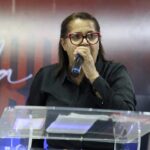 Missionária Cristina Maranhão pregando