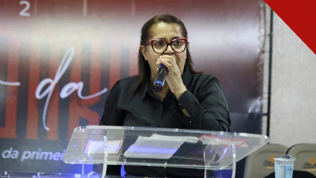 Missionária Cristina Maranhão pregando