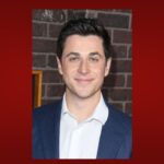 David Henrie, ator de "Os Feiticeiros de Waverly Place" | Reprodução | Internet