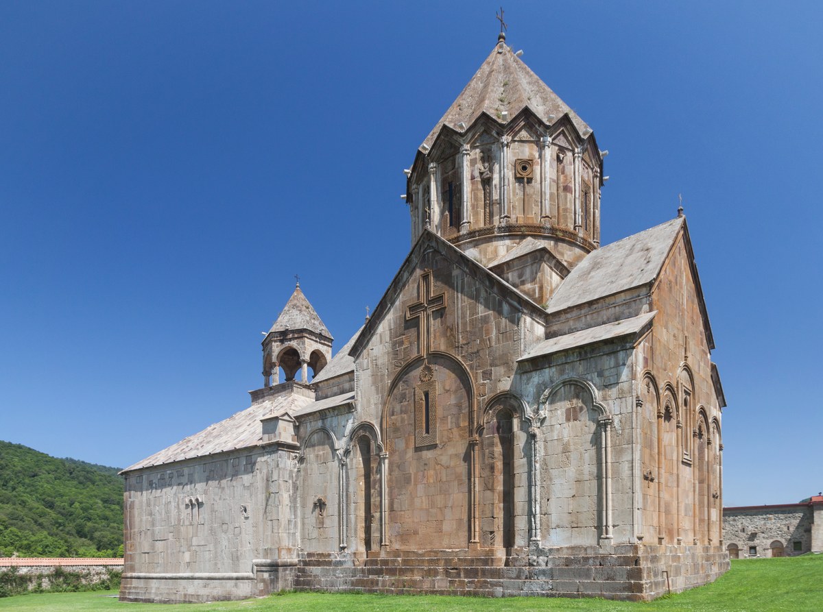 ex-prisioneiro armênio relata sofrimento no Azerbaijão durante cinco anos de cativeiro, e a imagem mostra o Mosteiro de Gandzasar, em Nagorno-Karabakh