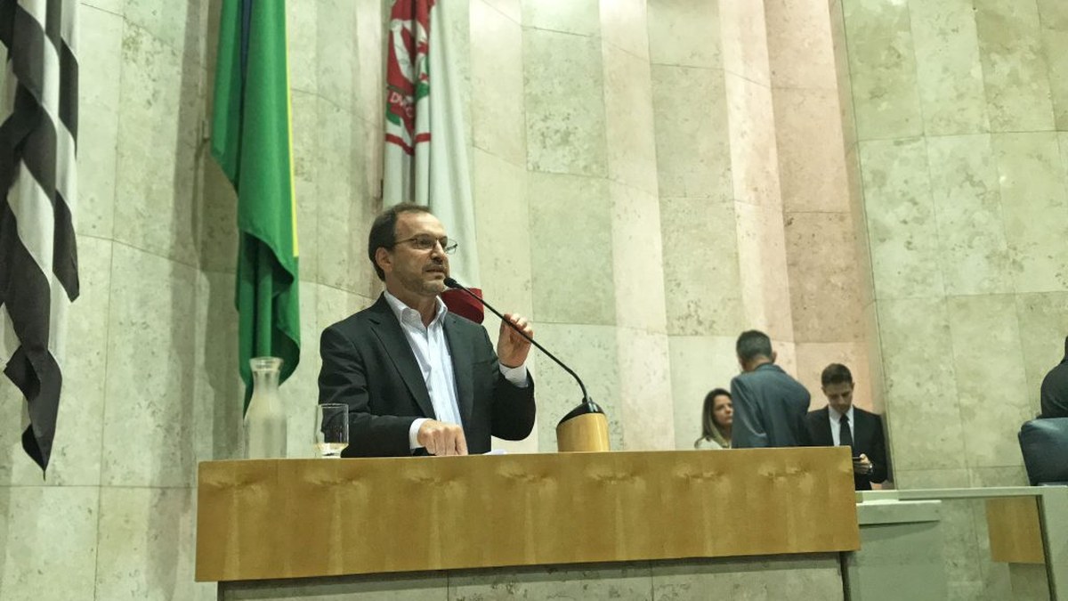 Flávio Bolsonaro é alvo de moção em São Paulo: plenário da Câmara Municipal de São Paulo durante sessão, Casa onde a moção do vereador Dheison Silva foi protocolada