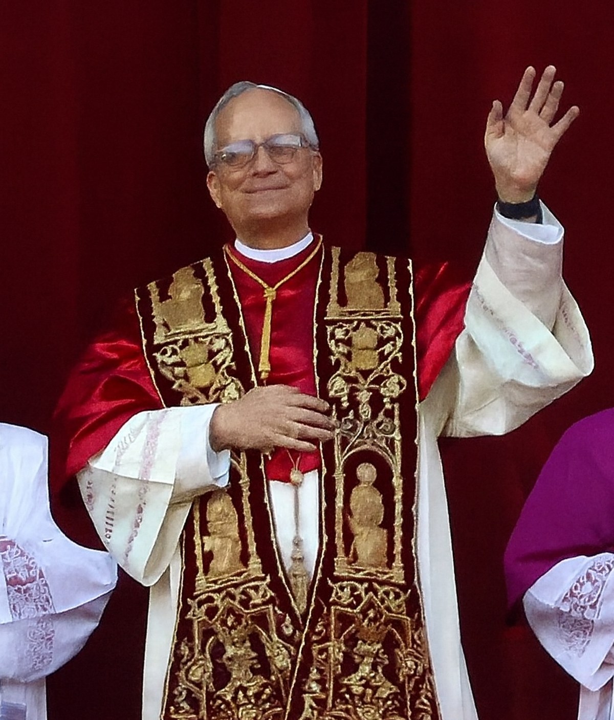 gaúchos se mobilizam para ver Leão XIV no Uruguai e na Argentina, e a imagem mostra outro retrato do papa Leão XIV, que passará por Montevidéu, Florida e Paysandú em novembro