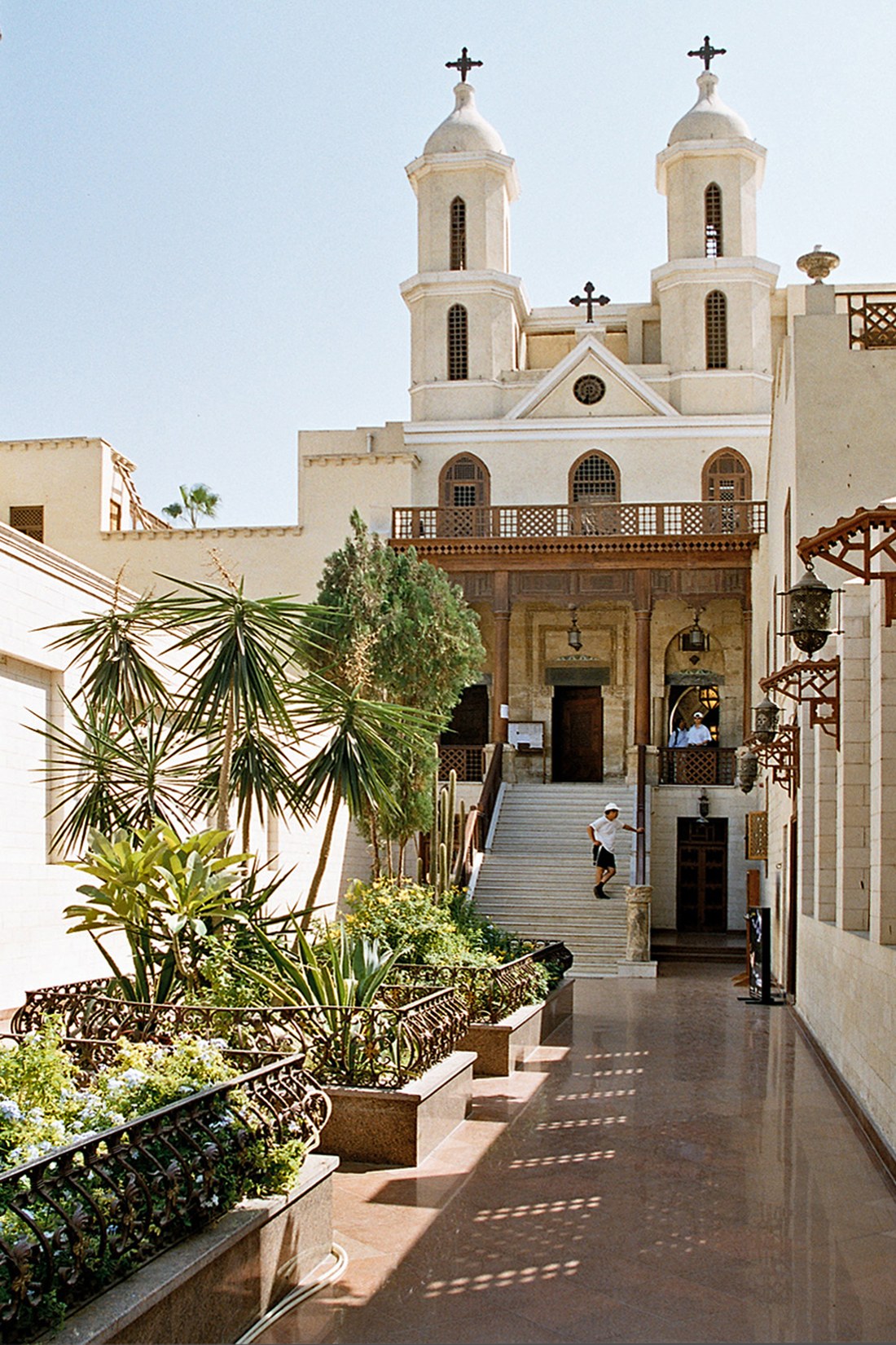 jovens coptas são libertados após vídeo no Egito, e a imagem mostra a Igreja Suspensa, templo copta histórico localizado no Cairo Copta, no Egito