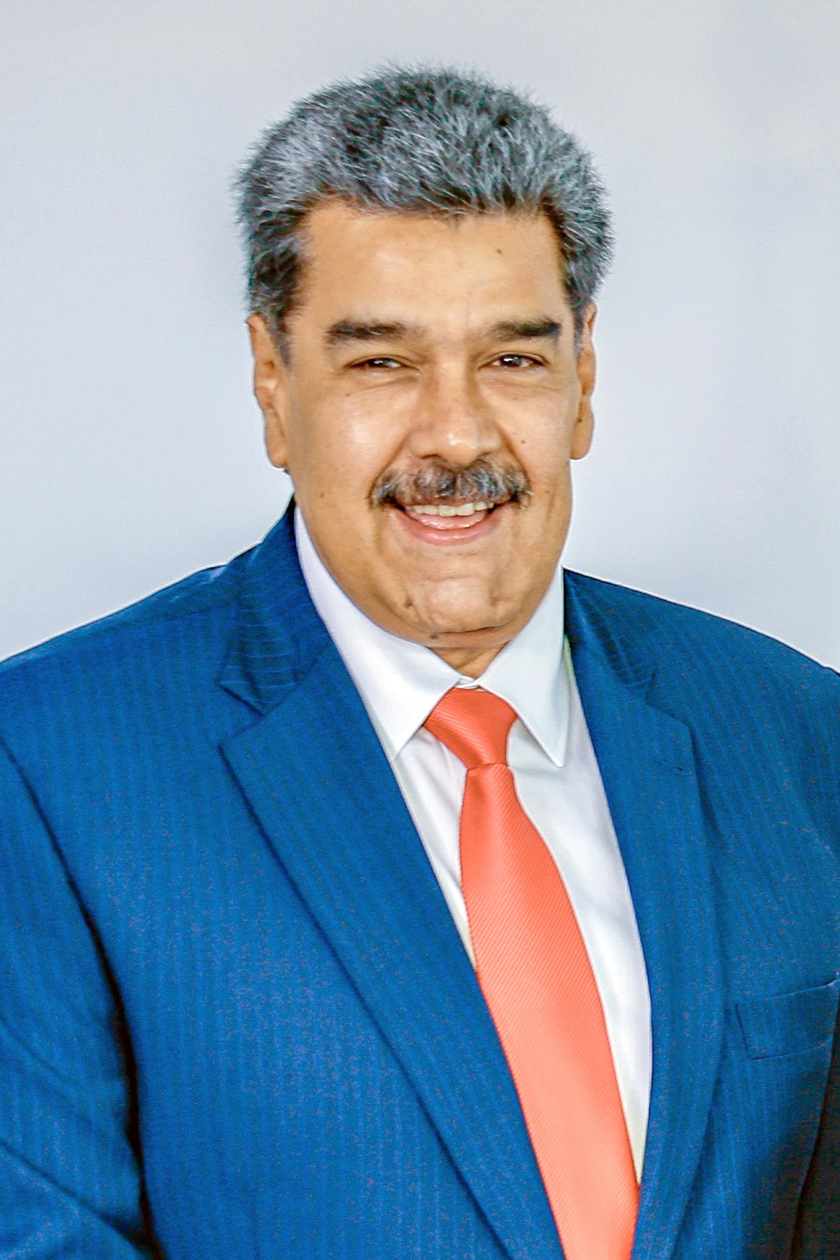 juiz que conduzia ação contra Maduro morre aos 92 anos, e a imagem mostra Nicolás Maduro, presidente deposto da Venezuela, em registro de 2023