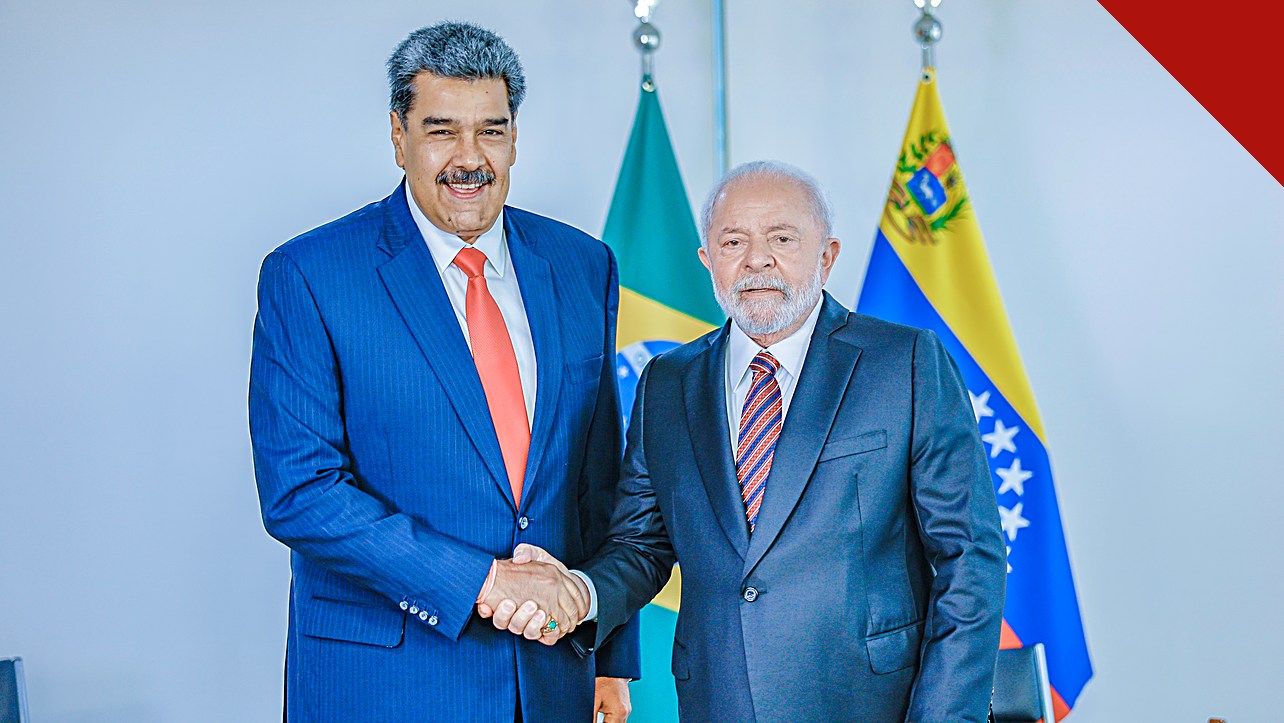 Os presidentes Lula e Nicolás Maduro apertando as mãos no Palácio do Planalto, em Brasília; Lula reforça segurança após a saída de Flávio Bolsonaro para os Estados Unidos