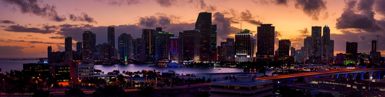 Vista do skyline de Miami, na Flórida, cidade onde será realizada a coletiva de Flávio Bolsonaro em Miami
