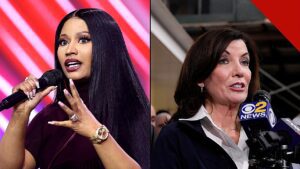 Nicki Minaj ataca Kathy Hochul: montagem com a rapper falando ao microfone e a governadora de Nova York em entrevista à imprensa, em fotos de arquivo