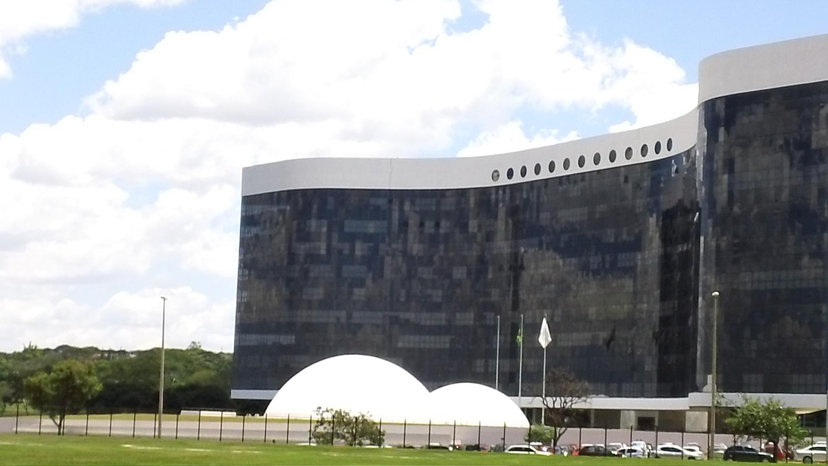 Nunes Marques diz que eleições transcorreram com normalidade, e a imagem mostra a sede do Tribunal Superior Eleitoral, em Brasília