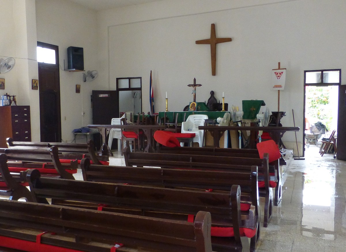 pastor é liberto após meses preso em Cuba por protestar contra apagões, e a imagem mostra uma igreja episcopal em Cienfuegos, em Cuba