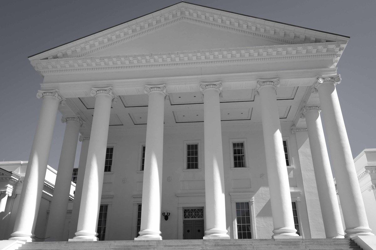 pastor processa para barrar emenda do casamento gay na Virgínia, e a imagem mostra o Capitólio estadual da Virgínia, em Richmond, onde a emenda constitucional foi aprovada pelos deputados
