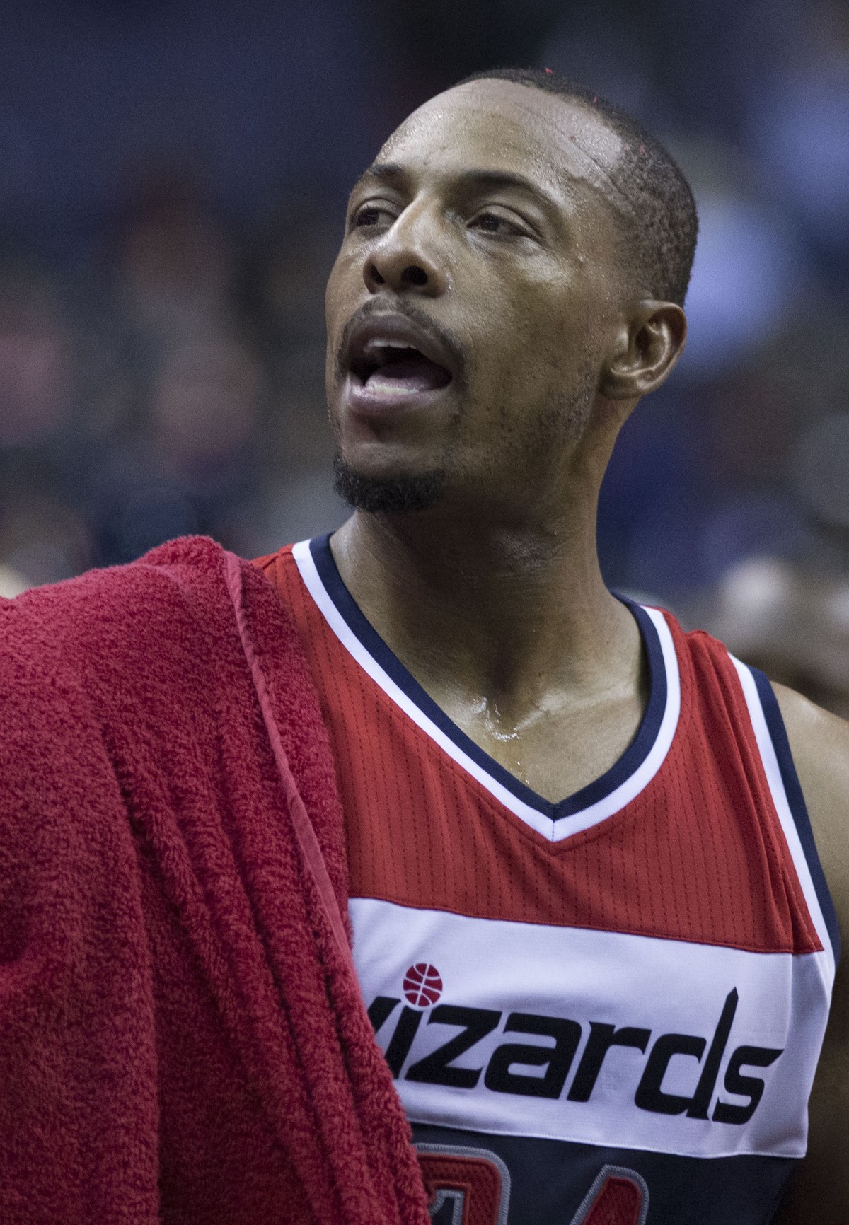 Paul Pierce diz estar afundando financeiramente na disputa por pensões, e a imagem mostra o ex astro do Boston Celtics em quadra pelo Washington Wizards