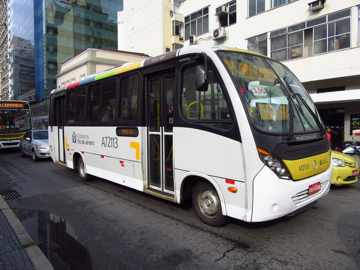 polícia faz operação em Madureira contra o TCP: ônibus urbano no Rio de Janeiro em imagem temática do transporte público carioca