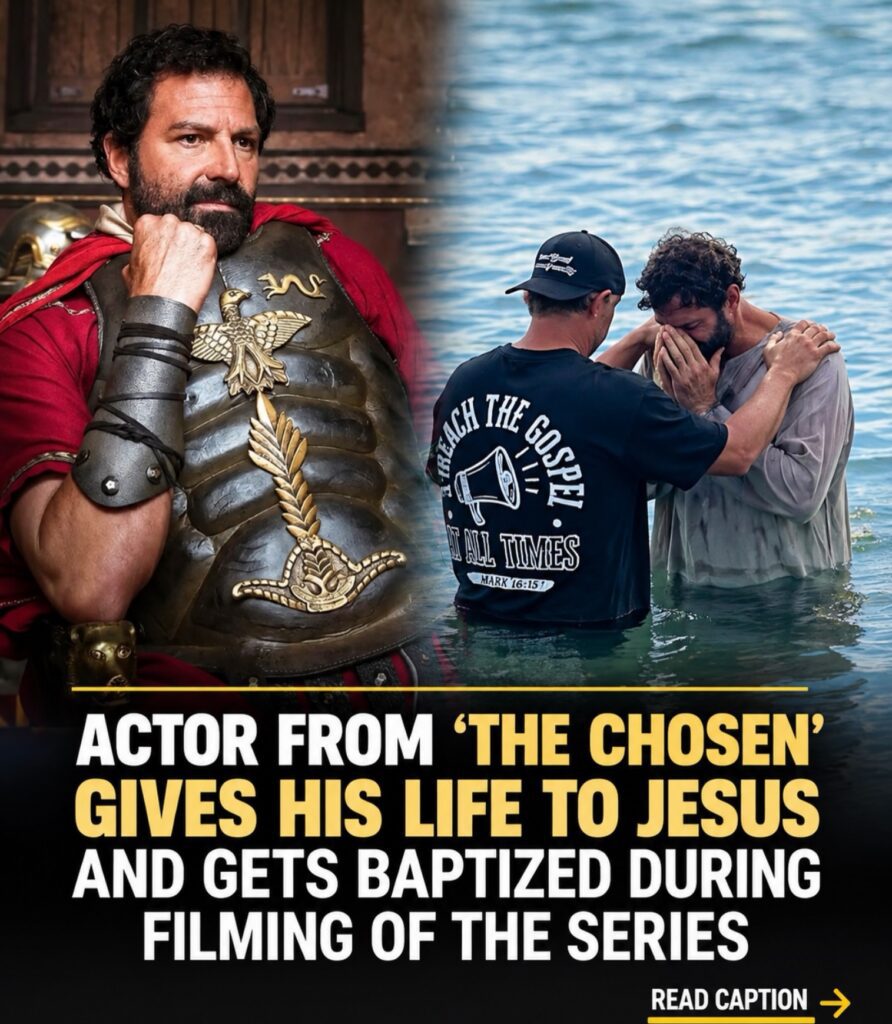 Ator Elijah Alexander como o oficial romano Atticus em The Chosen e o momento do seu batismo