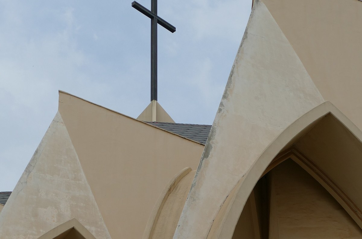 relatório aponta extremismo expulsando cristãos de suas comunidades na África, e a imagem mostra uma igreja cristã na Nigéria