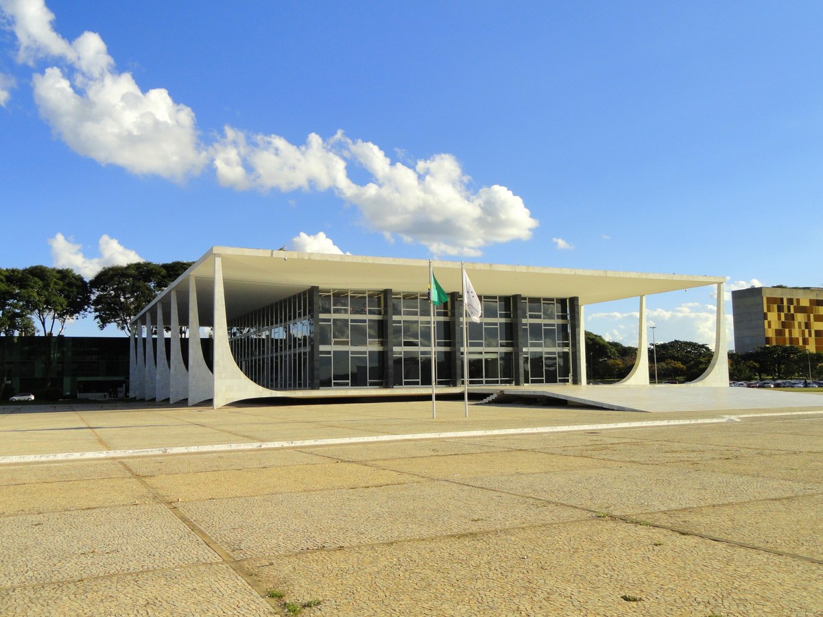 Toffoli rejeita ação de Flávio contra Janones: fachada do Supremo Tribunal Federal em Brasília