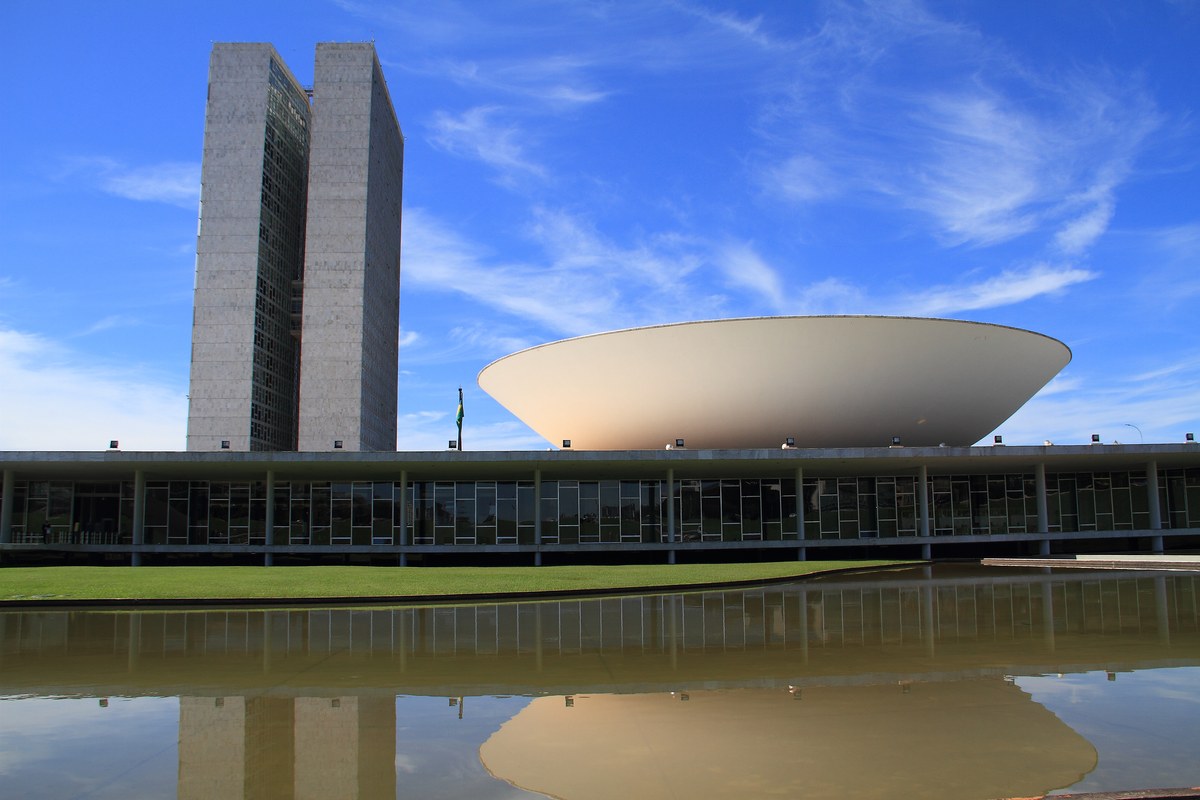 TSE propõe inelegíveis por violência contra a mulher, e a imagem mostra o Congresso Nacional, em Brasília, casa legislativa que receberá a proposta de aperfeiçoamento da lei de inelegibilidades